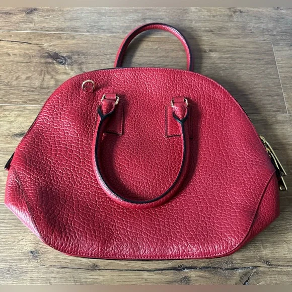 BURBERRY-AUTHENTIC (Preowned) Large Red Leather Handbag with Gold Hardware - Picture 15 of 16